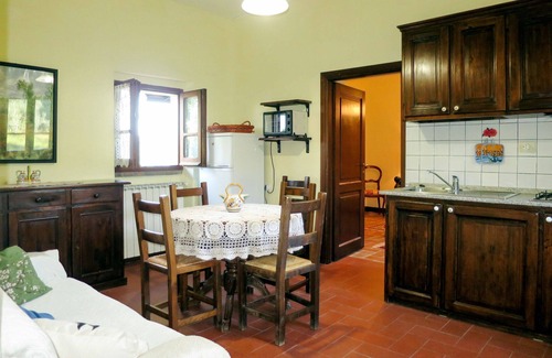 Monte Santa Maria Tiberina House | Cosy apartment in villa for 4 people with WIFI, pool, pets allowed and parking