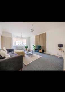 Hockley Apartment | Cost Village flat in Hockley