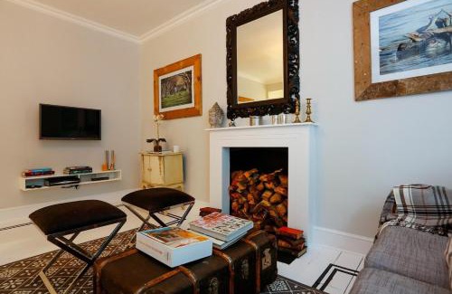 East Putney Apartment | Cosy 1BR Apt with Balcony, East Putney,2min Tube