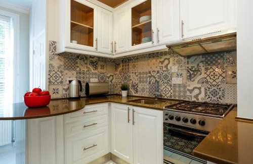 East Putney Apartment | Cosy 1BR Apt with Balcony, East Putney,2min Tube