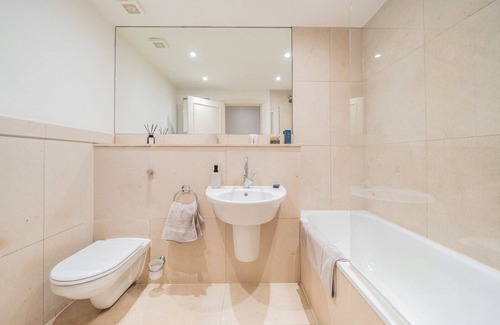 Pembridge Apartment | Cosy 2 bedroom, 2 bathroom flat in Notting Hill, closeby to Hyde Park