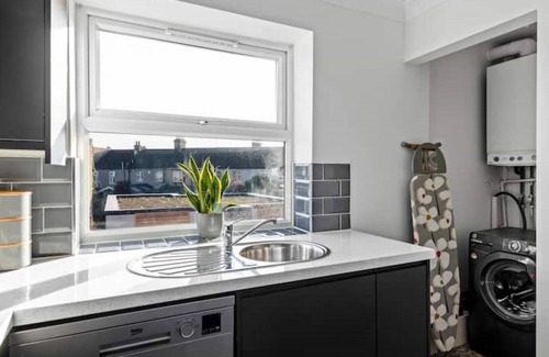 East Ham South Apartment | Cosy 2 Bedroom Flat in East Ham, Close to Excel