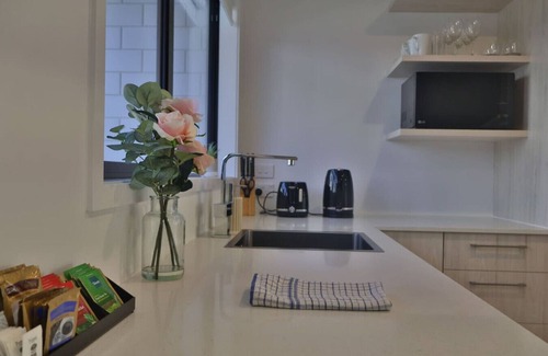Mount Albert House | Cosy 2BR House in Carrington Rd.