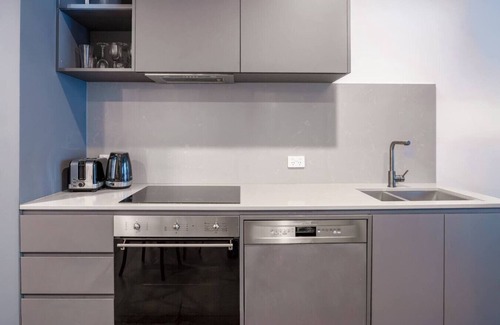 Reid Apartment | Cosy 2BR in Reid w/t free wifi/parking