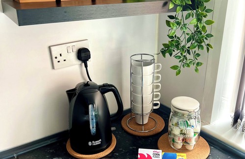 Levenshulme House | Cosy 3 BDR House Near Manchester City Centre Free WiFi