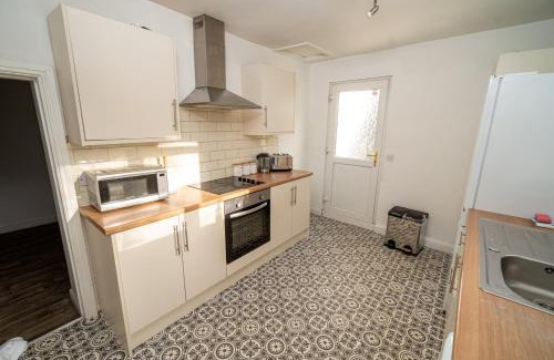 Landore House | Cosy 3-Bed House – Walk to Swansea Stadium