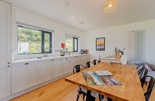 Pistyll Apartment | Cosy, 3-bedroom cottages with uninterrupted views of the sparkling Llyn Peninsula coastline.