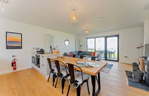 Pistyll Apartment | Cosy, 3-bedroom cottages with uninterrupted views of the sparkling Llyn Peninsula coastline.
