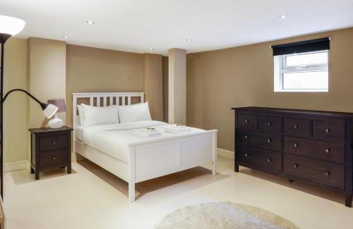 Herne Hill Apartment | Cosy 3BR with Garden in Herne Hill, Zone 2