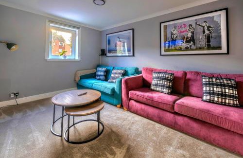 Govan House | Cosy 4 Bedroom Home In Glasgow City - Free Parking