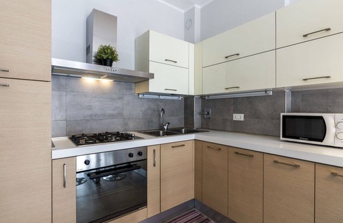 Borghetto Santo Spirito Apartment | Cosy apartment for 3 people with WIFI, A/C, TV and balcony