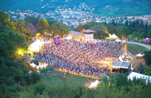 Charmes-sur-Rhone Apartment | Cosy accommodation under the roof