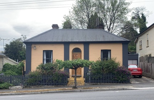 South Launceston Cottage | Cosy and comfortable, centrally located, character cottage