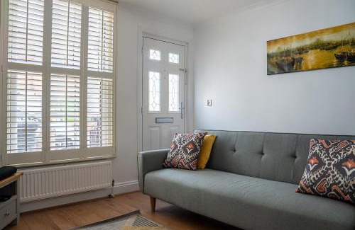 Ashford Apartment | cosy and peaceful near Ashford town centre