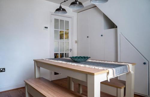 Ashford Apartment | cosy and peaceful near Ashford town centre