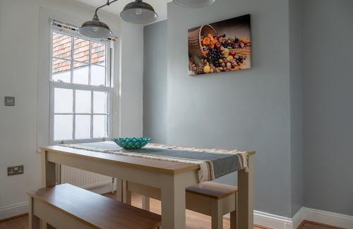 Ashford Apartment | cosy and peaceful near Ashford town centre