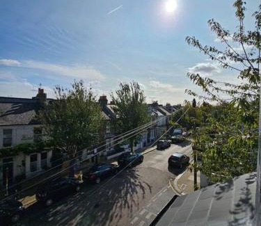 Thamesfield Apartment | Cosy and quiet one bedroom Thames flat