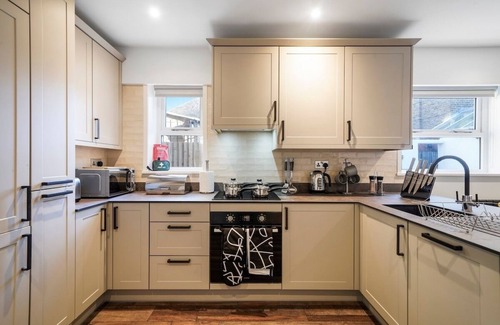 Thamesfield House | Cosy and Stunning Abode in London
