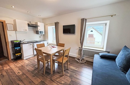 Sankt Martin Apartment | Cosy apartment for 4 guests with WIFI, TV, pets allowed and parking