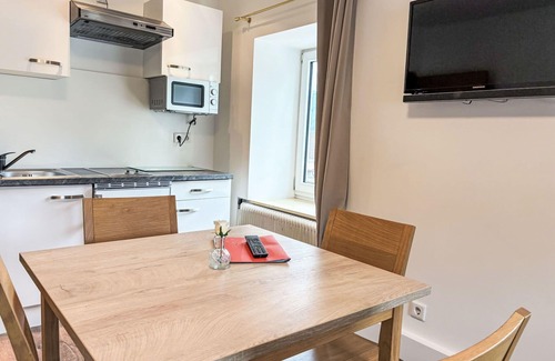 Sankt Martin Apartment | Cosy apartment for 4 guests with WIFI, TV, pets allowed and parking