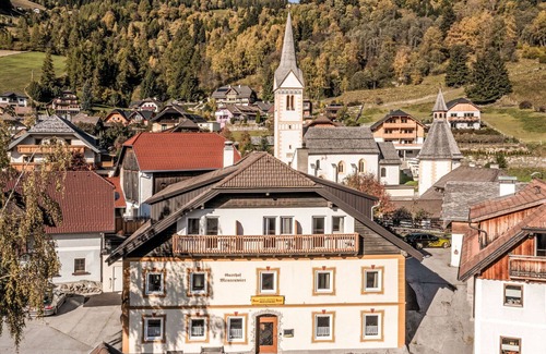 Sankt Martin Apartment | Cosy apartment for 4 guests with WIFI, TV and parking