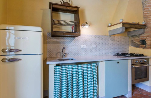 Rosignano Marittimo Apartment | Cosy apartment for 7 guests with WIFI, pool, A/C, TV, patio, pets allowed and panoramic view