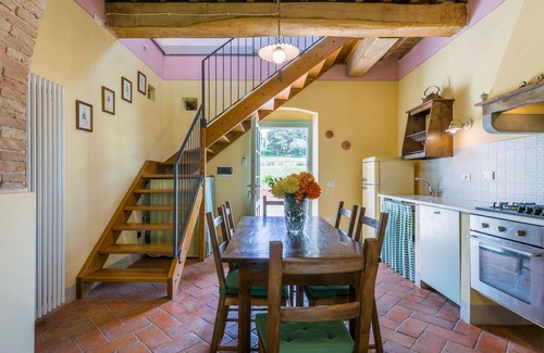 Rosignano Marittimo Apartment | Cosy apartment for 7 guests with WIFI, pool, A/C, TV, patio, pets allowed and panoramic view