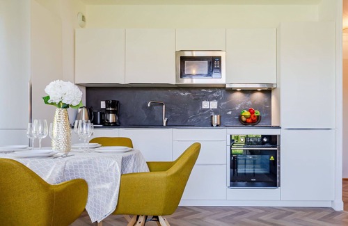 Benerville-sur-Mer Apartment | Cosy apartment for 5 guests with WIFI, TV and terrace