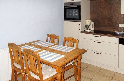 Altenkirchen Villa | Cosy apartment in villa for 4 people with WIFI, TV, terrace and pets allowed