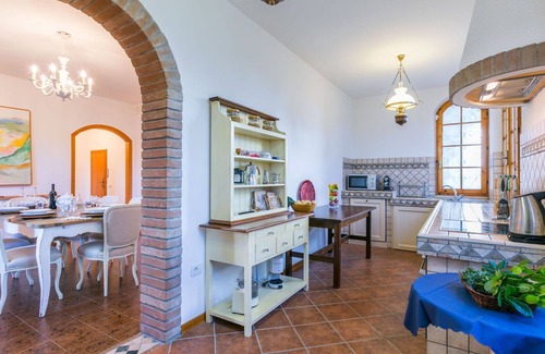 Casale Marittimo Apartment | Cosy apartment for 12 people with A/C, WIFI, private pool, TV, patio and pets allowed