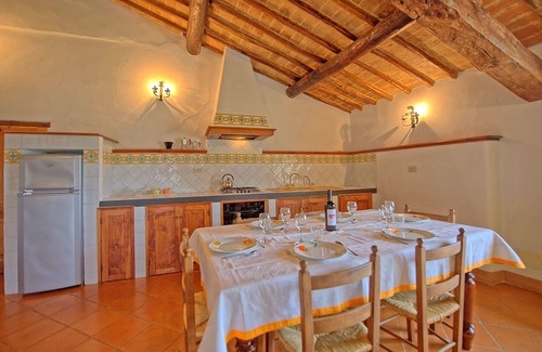 Monteroni d'Arbia Apartment | Cosy apartment for 5 guests with pool, WIFI and panoramic view, close to Siena
