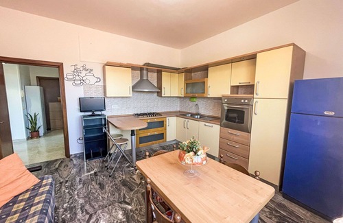 Torino di Sangro Apartment | Cosy apartment for 6 people with A/C, TV, patio and panoramic view