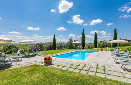 Cerreto Guidi Apartment | Cosy apartment for 4 guests with A/C, WIFI, pool, TV and pets allowed