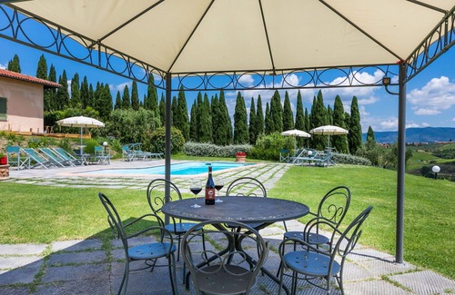 Cerreto Guidi Apartment | Cosy apartment for 4 guests with A/C, WIFI, pool, TV and pets allowed