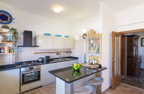 Civitavecchia Apartment | Cosy apartment for 7 guests with WIFI, TV, terrace and pets allowed