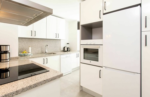 Torre del Mar Apartment | Cosy apartment for 4 guests with WIFI, pool, A/C and terrace