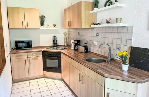 Sudarle Apartment | Cosy apartment for 2 guests with WIFI, TV, terrace, pets allowed and parking