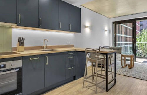 Preston Apartment | Cosy apartment for 2 guests with WIFI, TV and terrace