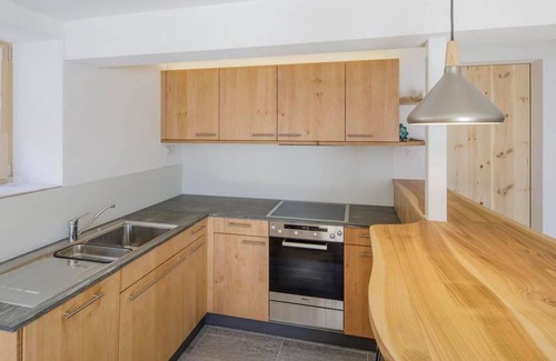 Grisons Apartment | Cosy apartment for 2 guests with TV