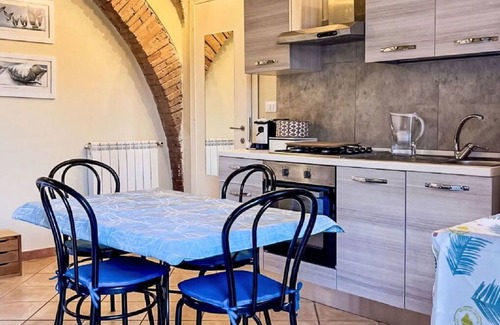 Cecina Apartment | Cosy apartment for 3 guests with WIFI, pool, A/C, TV and pets allowed