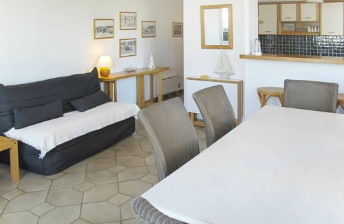 Cap-Ferret Apartment | Cosy apartment for 4 guests with TV, terrace and pets allowed