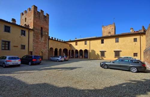 Certaldo Alto Apartment | Cosy apartment for 4 guests with WIFI, A/C, TV and panoramic view, close to San Gimignano