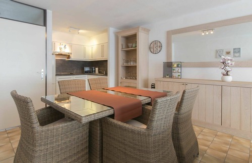 Bredene Apartment | Cosy apartment for 4 guests with WIFI, TV, balcony and pets allowed