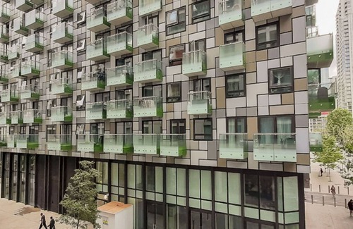 Isle of Dogs Apartment | Cosy apartment for 4 guests with WIFI, TV and balcony