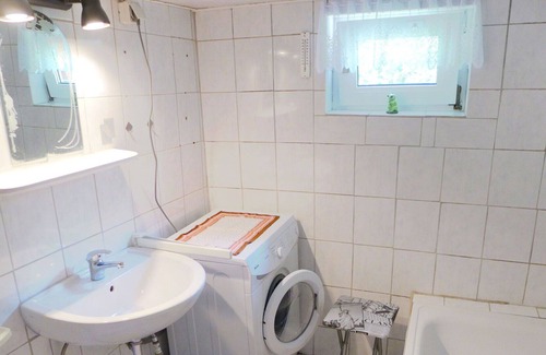 Sudbrookmerland Apartment | Cosy apartment for 4 guests with TV, terrace, pets allowed and parking