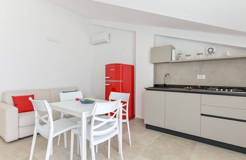 Follonica Apartment | Cosy apartment for 4 guests with A/C, WIFI, terrace and pets allowed