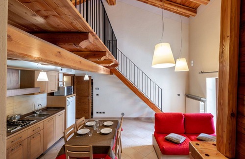 Sampeyre Apartment | Cosy apartment for 4 guests with WIFI, pool, TV, terrace and parking