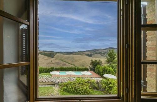 Volterra Apartment | Cosy apartment for 4 guests with pool, WIFI, TV and pets allowed