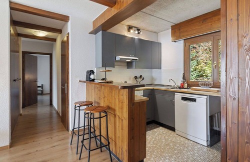 Randogne Apartment | Cosy apartment for 4 people with WIFI, TV, balcony and pets allowed