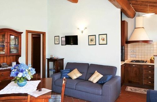 Bucine Apartment | Cosy apartment for 4 people with pool, WIFI, TV, terrace and pets allowed